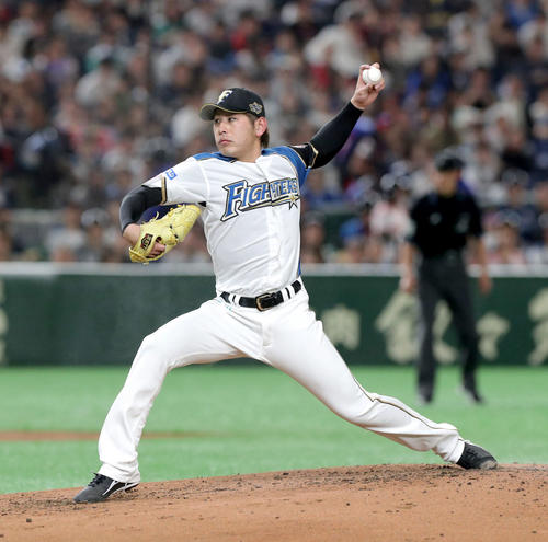 日本ハム対西武　日本ハム先発の加藤（撮影・佐藤翔太）