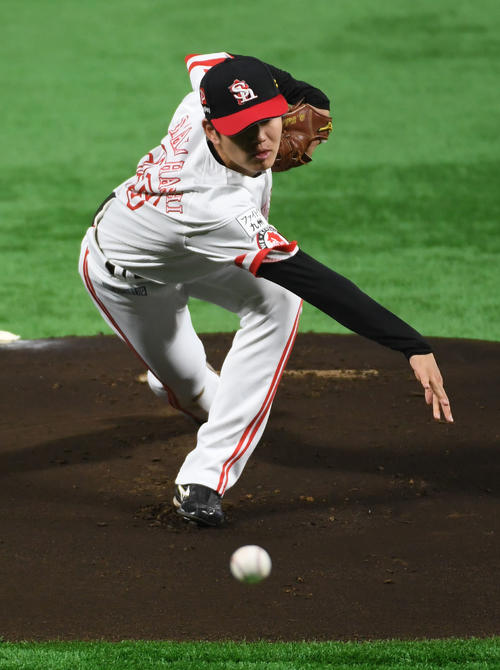 ソフトバンク対ロッテ　8回を投げ1失点の高橋礼は2勝目を挙げる（撮影・今浪浩三）
