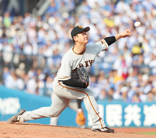 DeNA対巨人 力投する巨人中川(撮影・林敏行)