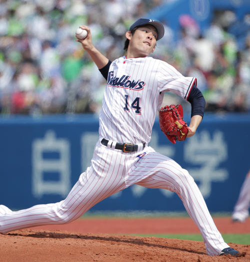 ヤクルト対中日　先発で登板し力投するヤクルト高梨（撮影・中島郁夫）