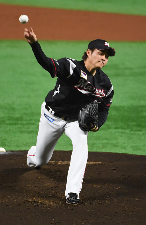 ソフトバンク対ロッテ　先発の有吉優樹（撮影・今浪浩三）