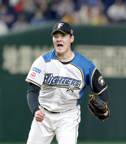 日本ハム対西武　8回表西武2死一塁、金子侑を三振にとり吠える日本ハム有原（撮影・佐藤翔太）