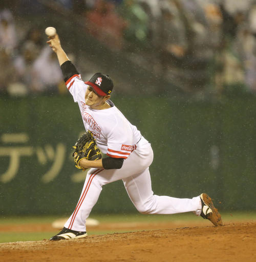 ソフトバンク対日本ハム　3番手として登板した奥村（撮影・梅根麻紀）