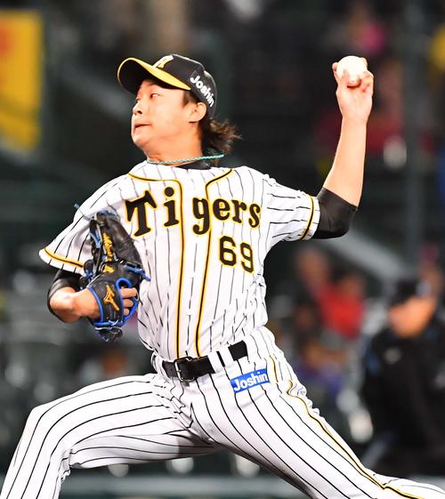阪神4番手の島本浩也（撮影・上田博志）