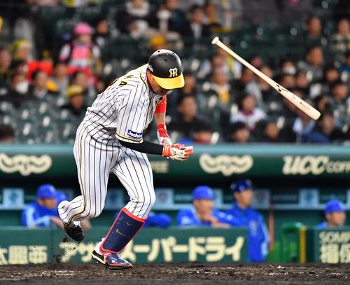 阪神対DeNA　9回裏阪神1死、遊ゴロに倒れる大山（撮影・上田博志）