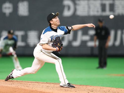 日本ハム対ロッテ　8回に登板の宮西（撮影・黒川智章）