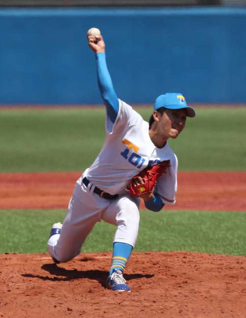 東大対法大　先発した東大・宮本投手（撮影・大野祥一）