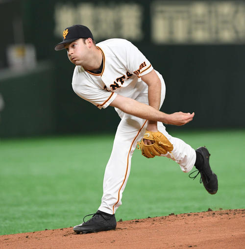 巨人対ヤクルト　先発し力投する巨人ヤングマン（撮影・鈴木みどり）