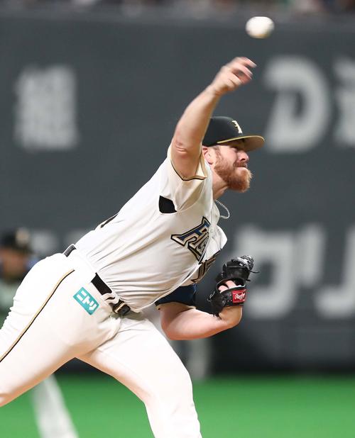 日本ハム対ロッテ　日本ハム先発のバーベイト（撮影・黒川智章）