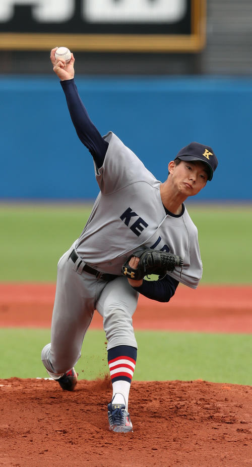 立大対慶大　先発の慶大・木沢（撮影者・大野祥一）