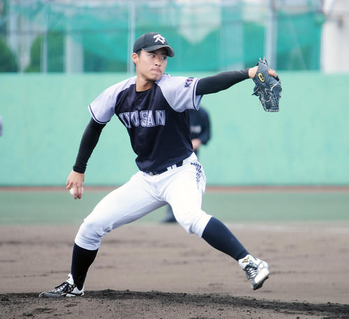 福岡６大学野球　九産大対福教大　九産大先発の浦本千広投手が５回５安打２失点の投球を見せた（撮影・浦田由紀夫）