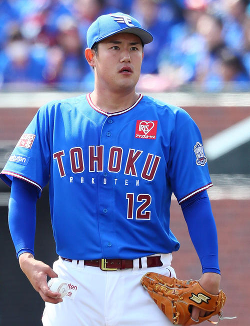 2回表ソフトバンク2死一、二塁、甲斐に右越え3点本塁打を浴びる近藤（撮影・足立雅史）