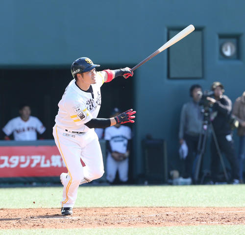 昨年11月13日に行われた合同トライアウトで右飛に終わる吉村裕基