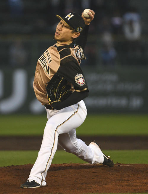 オリックス相手に力投する日本ハム金子（撮影・渦原淳）
