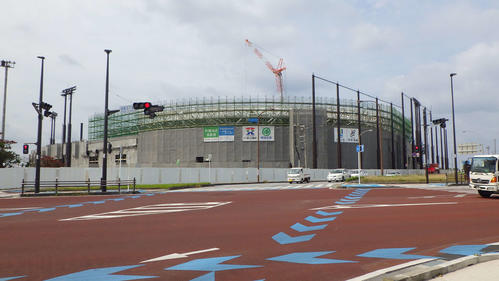 19年4月、着々と工事が進む名護市営球場（球団提供）
