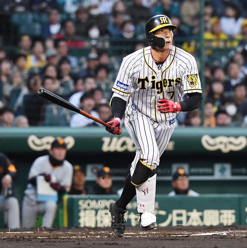 1回裏阪神1死、糸井は右前安打を放つ（撮影・奥田泰也）