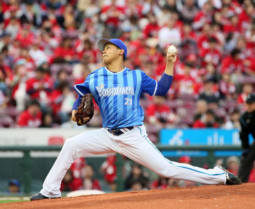 広島対DeNA　広島打線を相手に力投する今永（撮影・栗木一考）