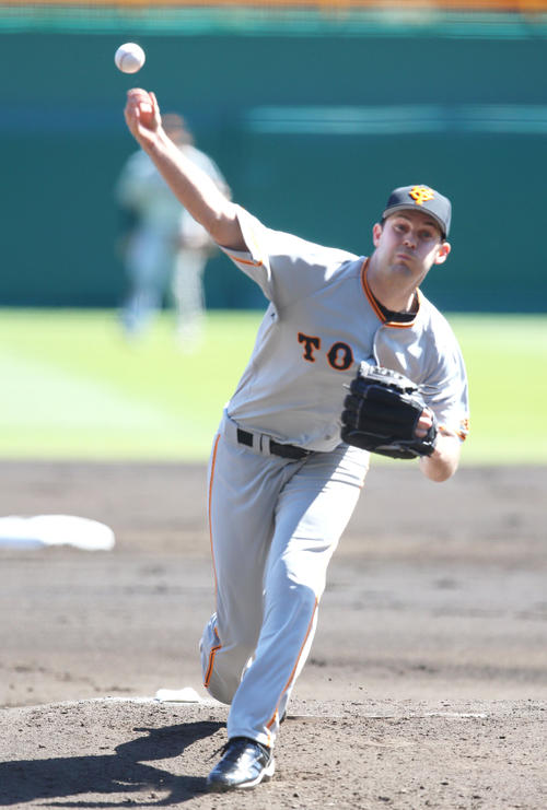 阪神対巨人　巨人先発のテイラー・ヤングマン（撮影・上山淳一）