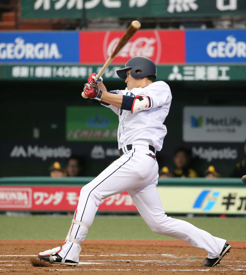 西武対ソフトバンク　2回裏西武2死満塁、逆転の3点適時三塁打を放つ木村（撮影・河野匠）