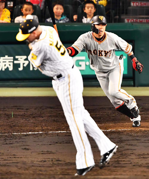 巨人亀井の打球がメッセンジャーに直撃する（2019年4月19日撮影）
