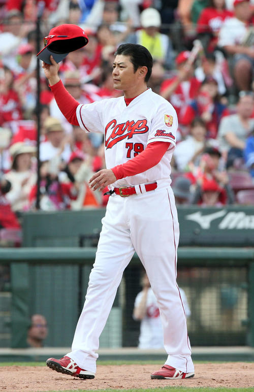 広島の緒方監督（撮影・栗木一考）