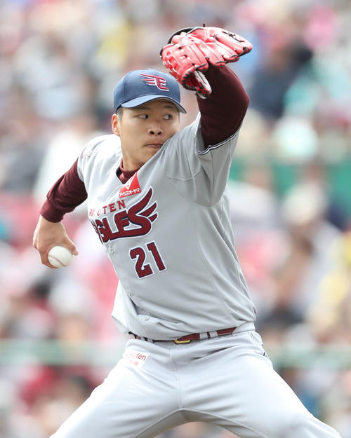 楽天対オリックス　力投する楽天先発釜田（撮影・林敏行）