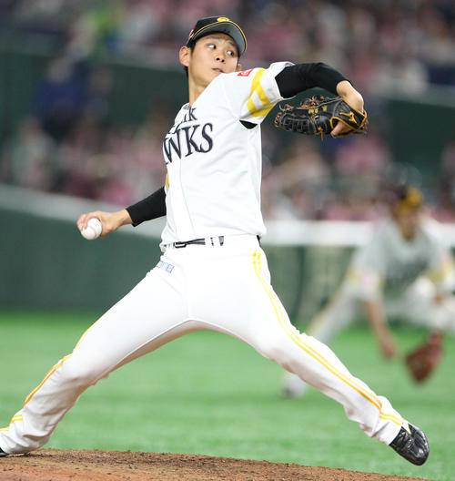 ソフトバンク対オリックス　力投するソフトバンク泉（撮影・中島郁夫）
