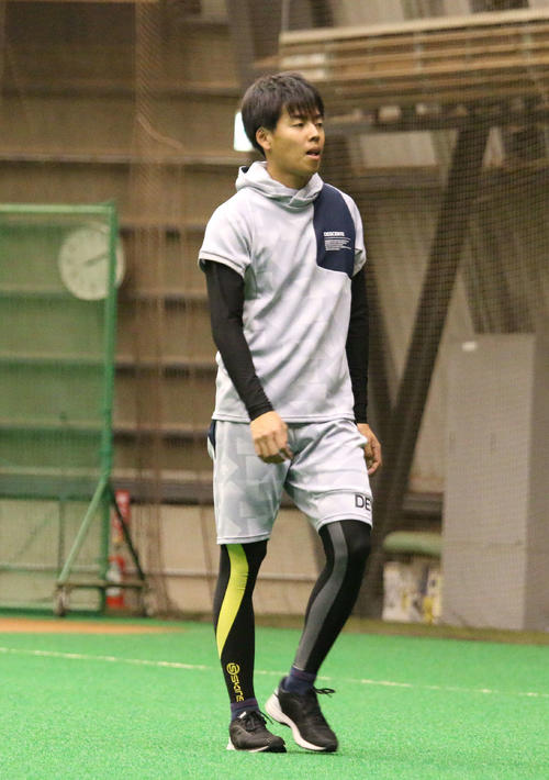 今季初先発する23日楽天戦へ向けて休日返上で調整した日本ハム杉浦（撮影・木下大輔）