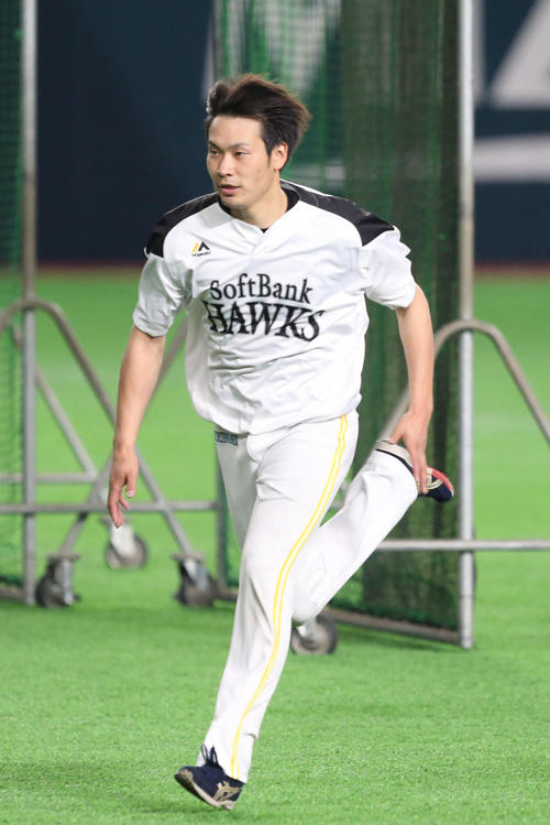 インターバル走で調整する武田翔太（撮影・梅根麻紀）