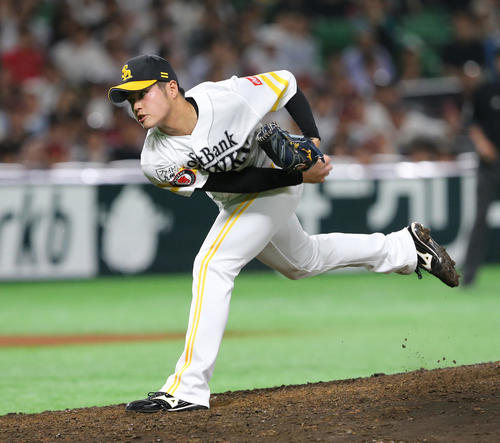 ソフトバンク対オリックス　力投する甲斐野央（撮影・菊川光一）