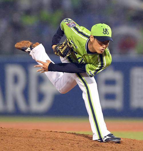 ヤクルト対巨人　ヤクルトの4番手坂本（撮影・たえ見朱実）