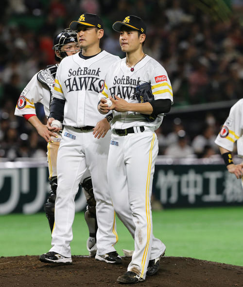 ソフトバンク対オリックス　9回途中に降板する大竹耕太郎（撮影・菊川光一）