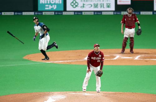 日本ハム対楽天　6回裏日本ハム2死、大田に左越え本塁打を浴びる古川（撮影・黒川智章）