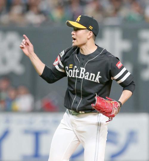 日本ハム対ソフトバンク　6回裏日本ハム2死一塁、10個目の三振を王柏融からとり叫ぶ千賀（撮影・黒川智章）