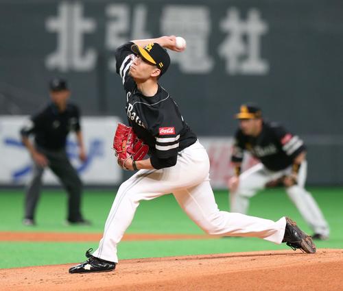 日本ハム対ソフトバンク　ソフトバンク先発の千賀（撮影・黒川智章）