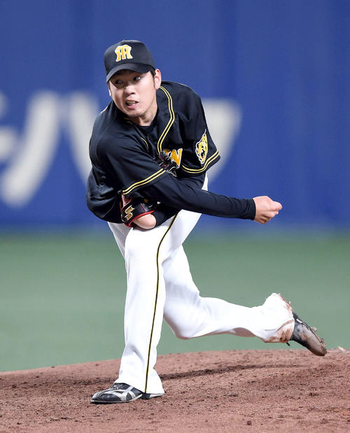 中日対阪神　2回裏中日無死、力投する阪神先発の西（撮影・森本幸一）