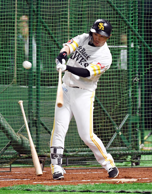 ソフトバンク中村晃（2019年3月7日撮影）
