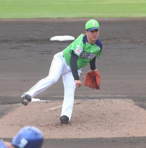 先発した日本ハム吉田輝（撮影・田中彩友美）