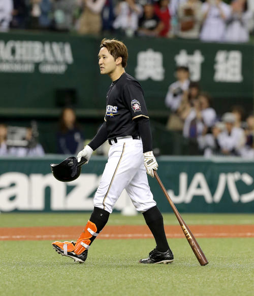 西武対日本ハム　試合前、打撃練習を終え引き揚げる日本ハム杉谷（撮影・佐藤翔太）