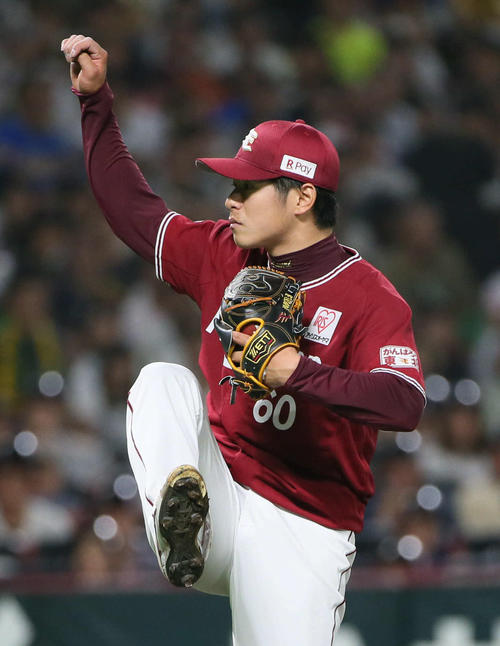 ソフトバンク対楽天　ソフトバンク打線を相手に力投する古川侑利（撮影・栗木一考）