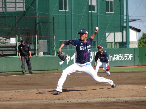 イースタン・リーグ巨人戦に登板した西武内海（撮影・久保賢吾）