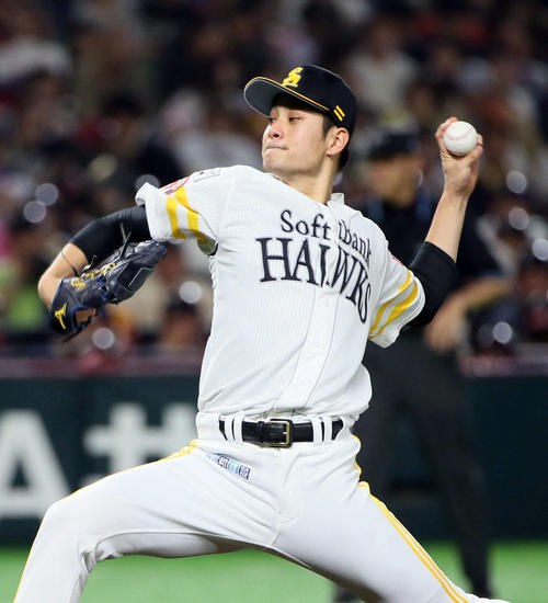 ソフトバンク対楽天　楽天打線を相手に力投する大竹耕太郎（撮影・栗木一考）