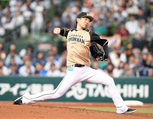 西武対日本ハム　日本ハムの先発金子（撮影・たえ見朱実）
