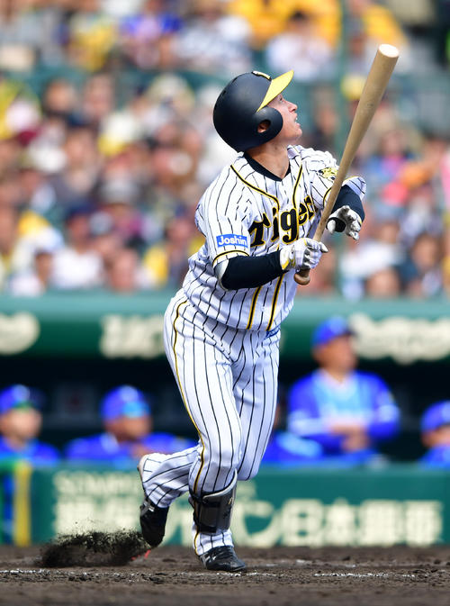 阪神対DeNA　5回裏阪神2死三塁、打ち上げ左飛に終わる近本（撮影・清水貴仁）