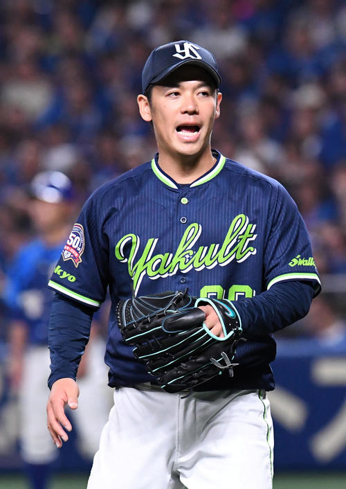 中日対ヤクルト　7回裏中日2死一、三塁、代打の井領を遊飛に打ち取り叫ぶ小川（撮影・前岡正明）