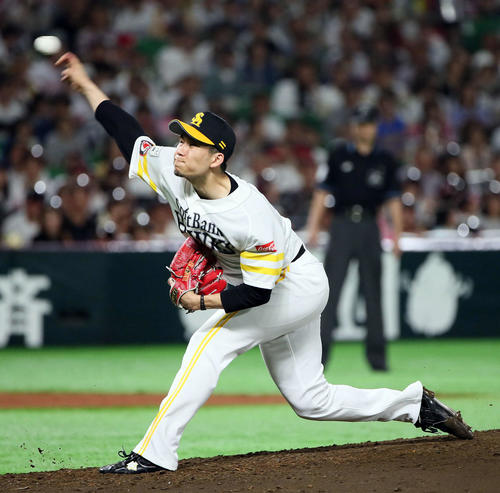 ソフトバンク対オリックス　オリックス打線を相手に力投する千賀滉大（撮影・栗木一考）