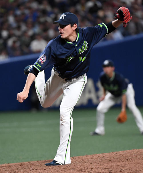 中日対ヤクルト　ヤクルト先発の高梨（撮影・前岡正明）