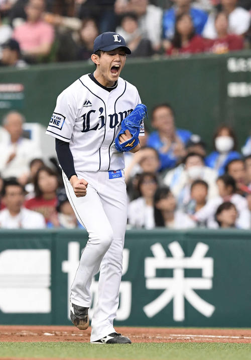 西武対楽天　8回表楽天2死一塁、浅村を一邪飛に仕留めほえる今井（撮影・鈴木みどり）