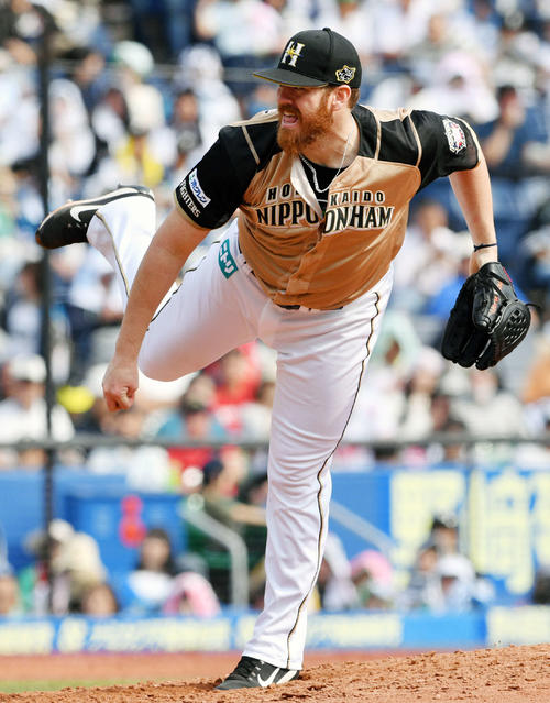 ロッテ対日本ハム　日本ハム先発で力投するバーベイト（撮影・滝沢徹郎）