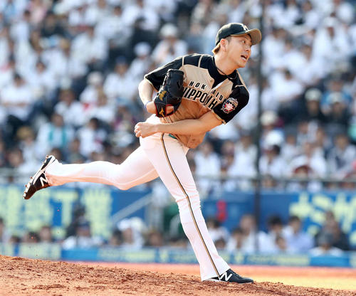 ロッテ対日本ハム　7回に登板の宮西（撮影・黒川智章）